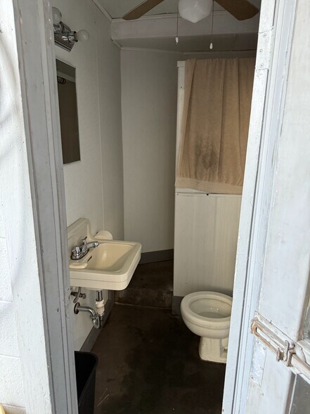 More Photos Of 3728 Downman Rd, New Orleans Industrial For Sale