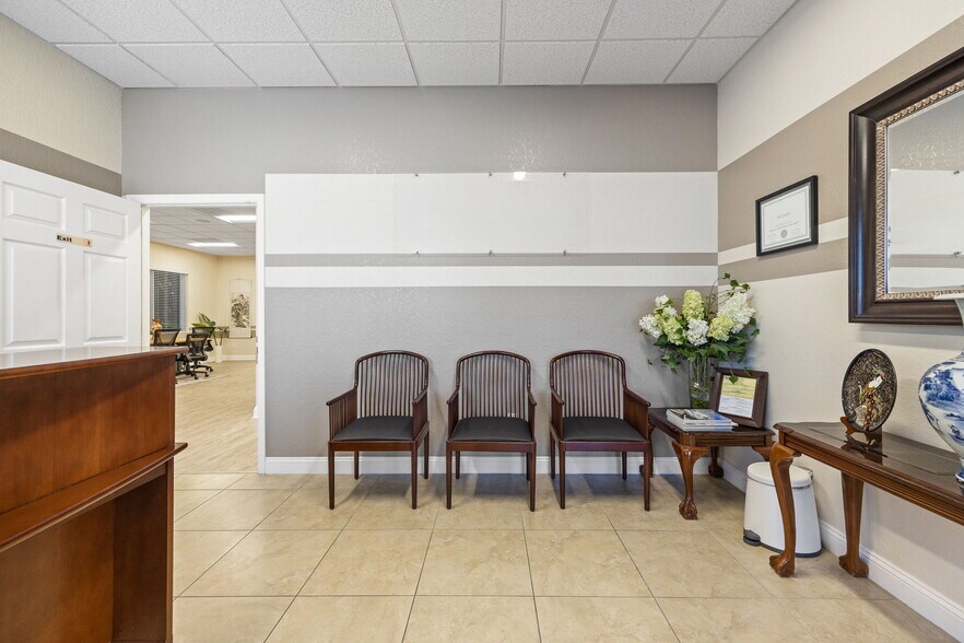 More Photos Of 4966-4968 Royal Gulf Cir, Fort Myers Medical For Sale