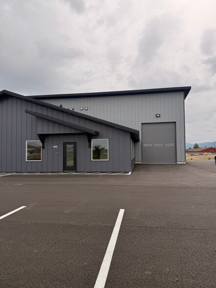 More Photos Of 3092 W Bellanca Ct, Hayden Industrial For Lease