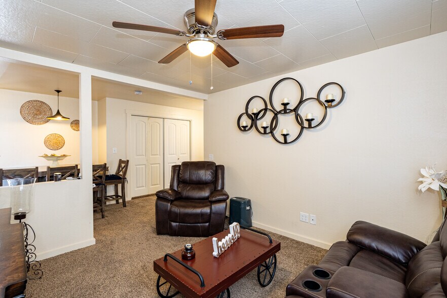 More Photos Of 116 S 1st St, Williams Office For Sale