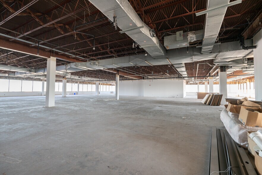 More Photos Of 7604 Kempwood Dr, Houston Light Distribution For Lease