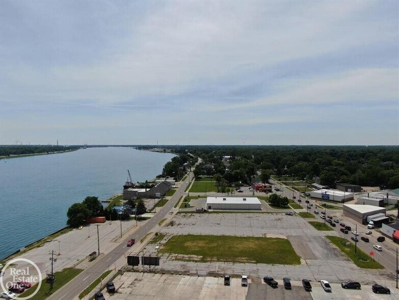 More Photos Of 3519 Military St, Port Huron Industrial For Sale