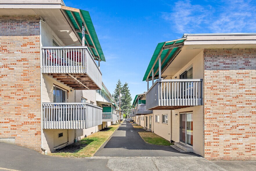 More Photos Of 6630 202nd St SW, Lynnwood Apartments For Sale