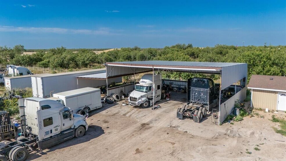 More Photos Of 307 Sulfur Mine Road, Laredo Land For Sale