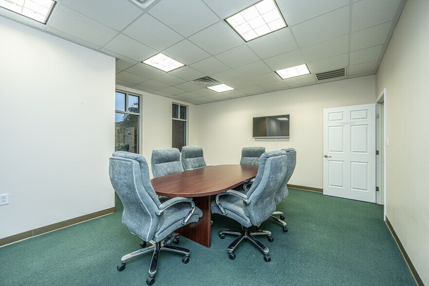More Photos Of 901 Old Trolley Rd, Summerville Medical For Lease
