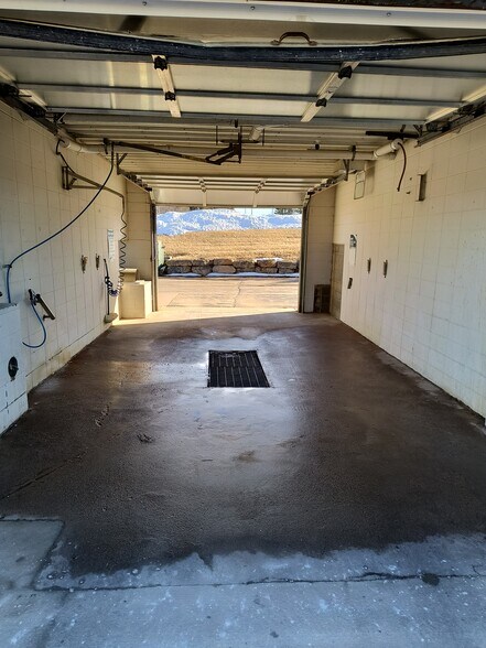 More Photos Of 50 Eastside Rd, Platteville Carwash For Sale