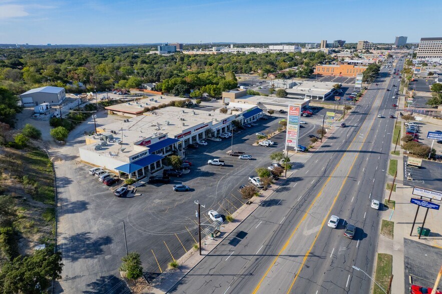 More Photos Of 7049-7075 San Pedro Ave, San Antonio Storefront For Lease