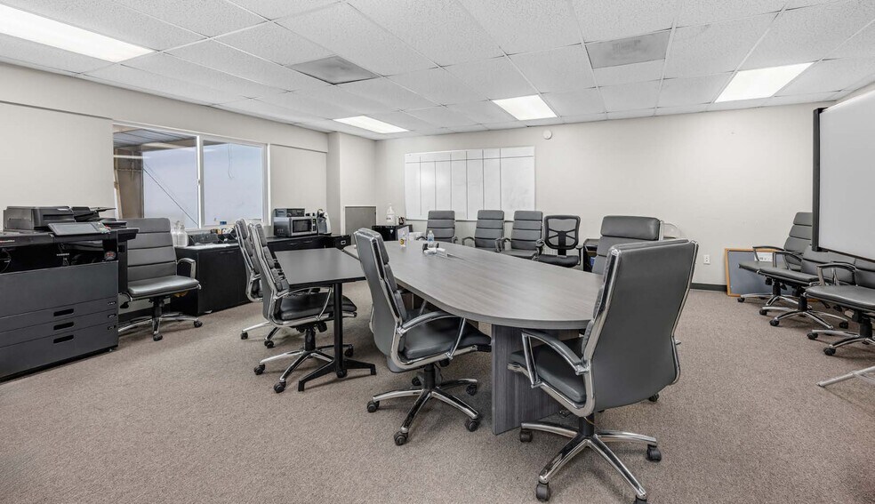 More Photos Of 2213 Meyers Ave, Escondido Warehouse For Sale