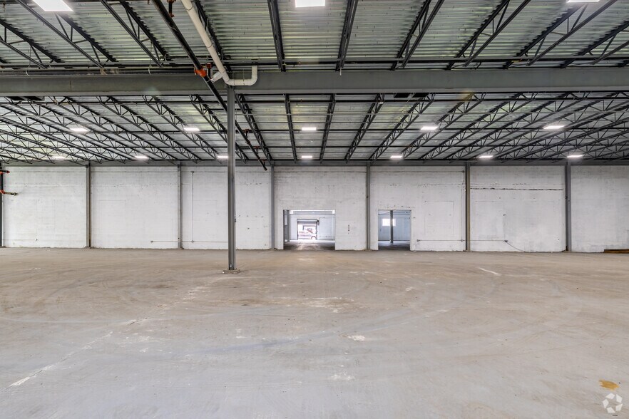 More Photos Of 41 Bancker St, Englewood Warehouse For Lease