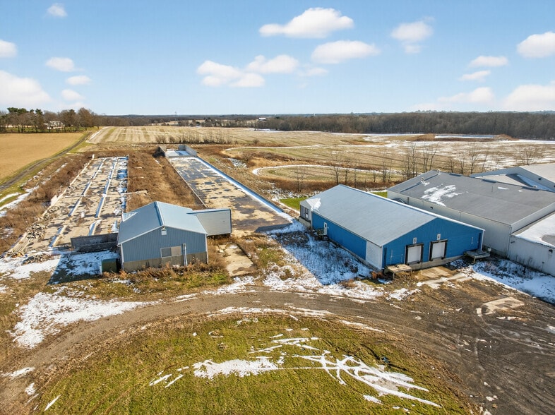 More Photos Of 2280 Deerfield Ave N, Dalton Industrial For Sale