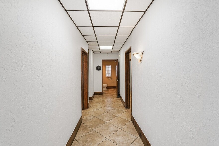 More Photos Of 537 10th St W, Bradenton Medical For Lease