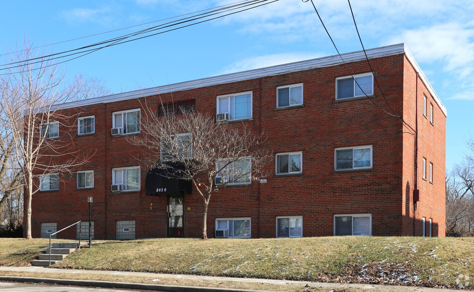 Primary Photo Of 8400-8414 Anthony Wayne Ave, Cincinnati Apartments For Sale