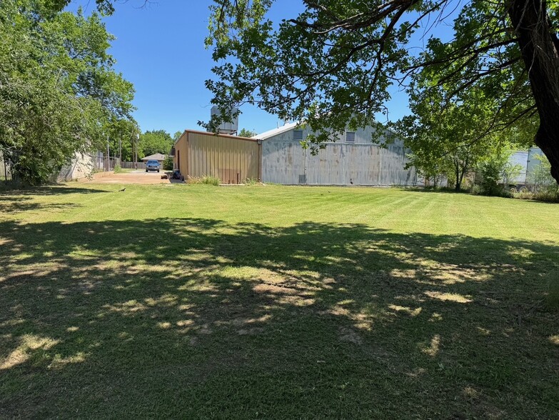 More Photos Of 1202 N Flood Ave, Norman Auto Repair For Sale