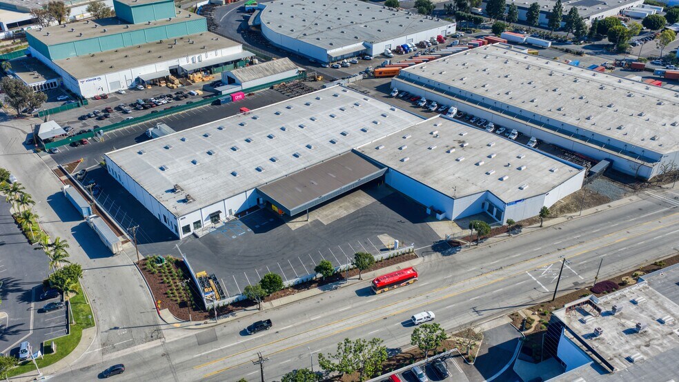 More Photos Of 2824 E 208th St, Carson Warehouse For Lease