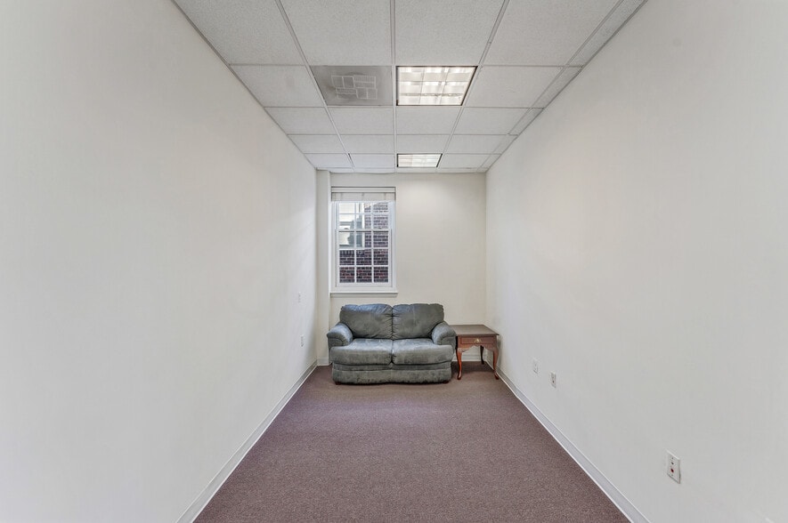More Photos Of 728 S Washington St, Alexandria Office For Lease