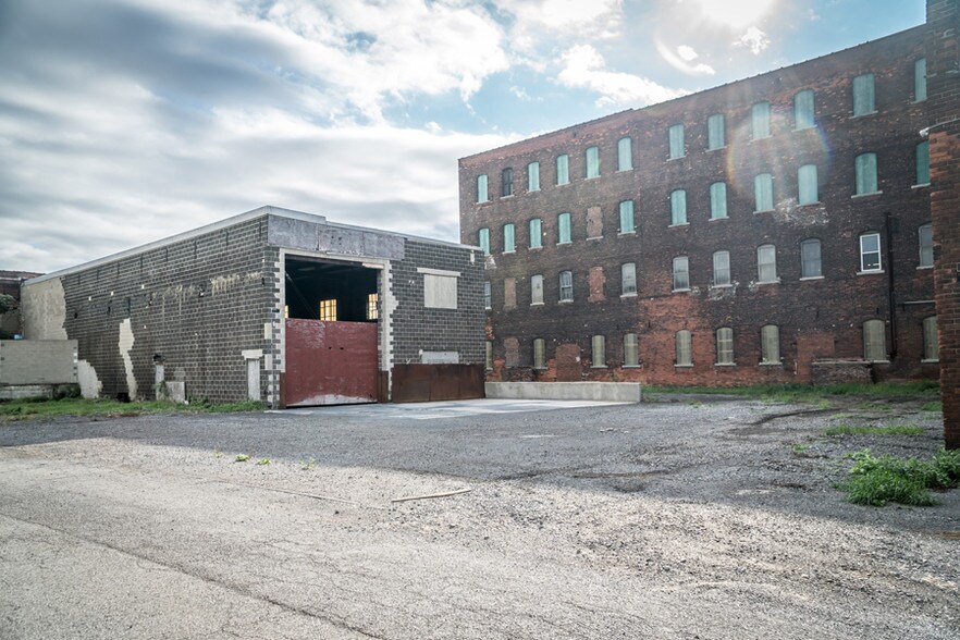 More Photos Of 703-757 Elk St, Buffalo Warehouse For Sale