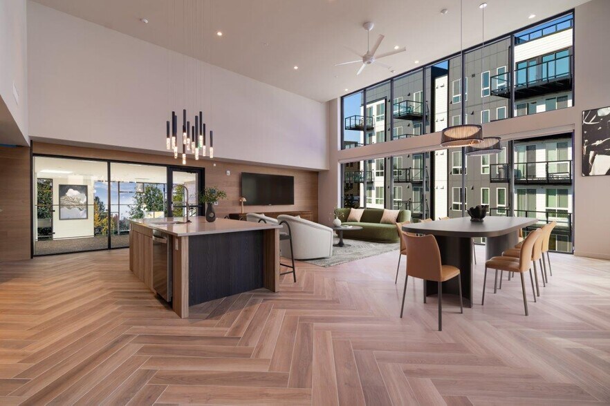 More Photos Of 132 NE 145th St, Shoreline Apartments For Lease
