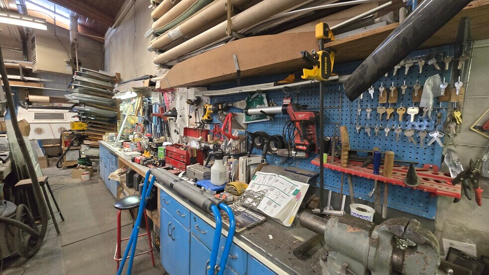 More Photos Of 1520 Canyon St, Creston Auto Repair For Sale