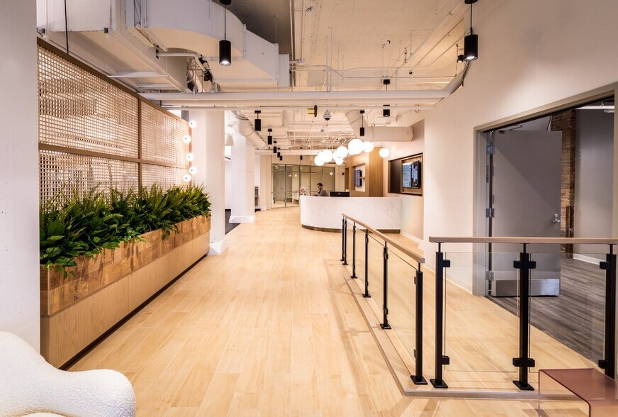 More Photos Of 600 W Chicago Ave, Chicago Office For Lease