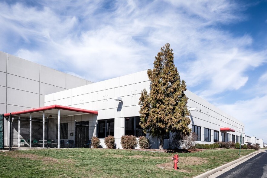 More Photos Of 1100 Glenn Clarida Dr, Marion Distribution For Lease