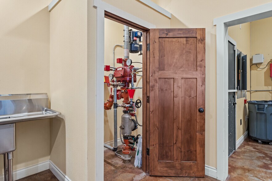 More Photos Of 7998 Vialago Pkwy, Zillah Specialty For Sale