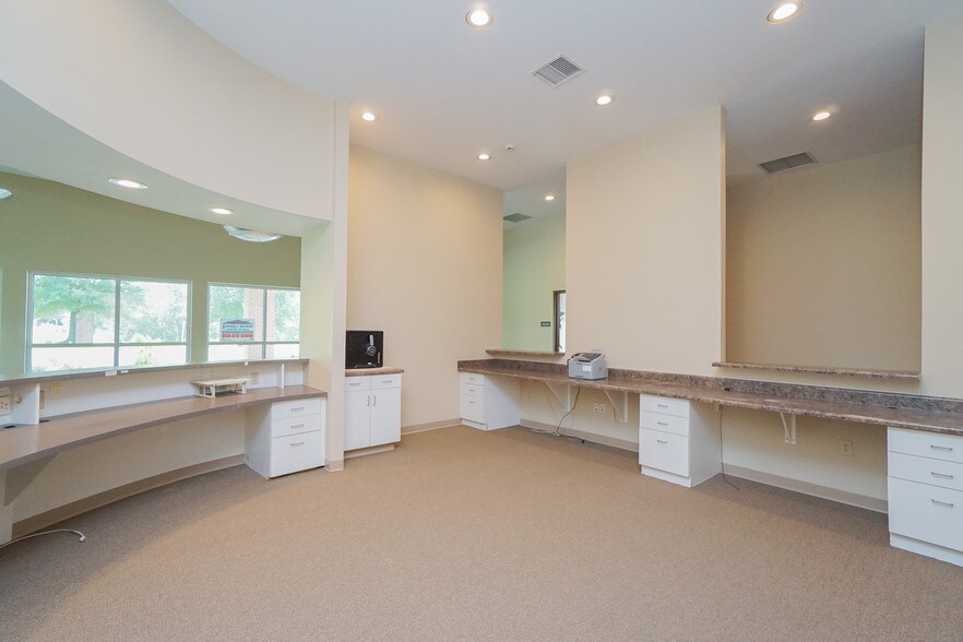 More Photos Of 100 Perpetual Sq, Anderson Medical For Lease