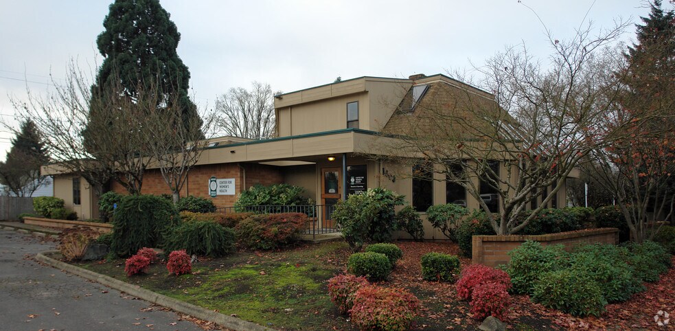 Primary Photo Of 1403 F St, Springfield Medical For Lease