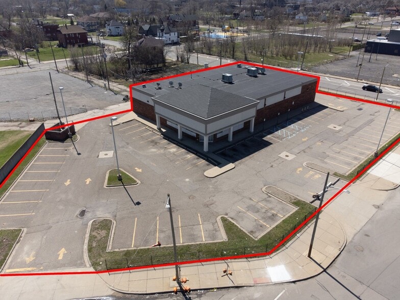 More Photos Of 2590 W Grand Blvd, Detroit Drugstore For Sale