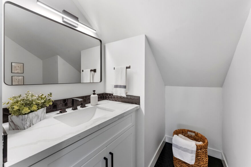 More Photos Of 832 Desty St, San Diego Apartments For Sale