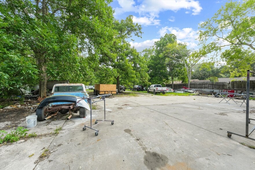 More Photos Of 1415 Massey Tompkins Rd, Baytown Industrial For Sale