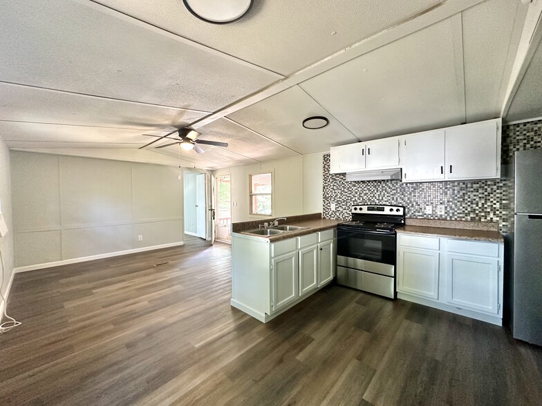 More Photos Of 9314 Beeler Ct, Bon Aqua Manufactured Housing Mobile Home Park For Sale