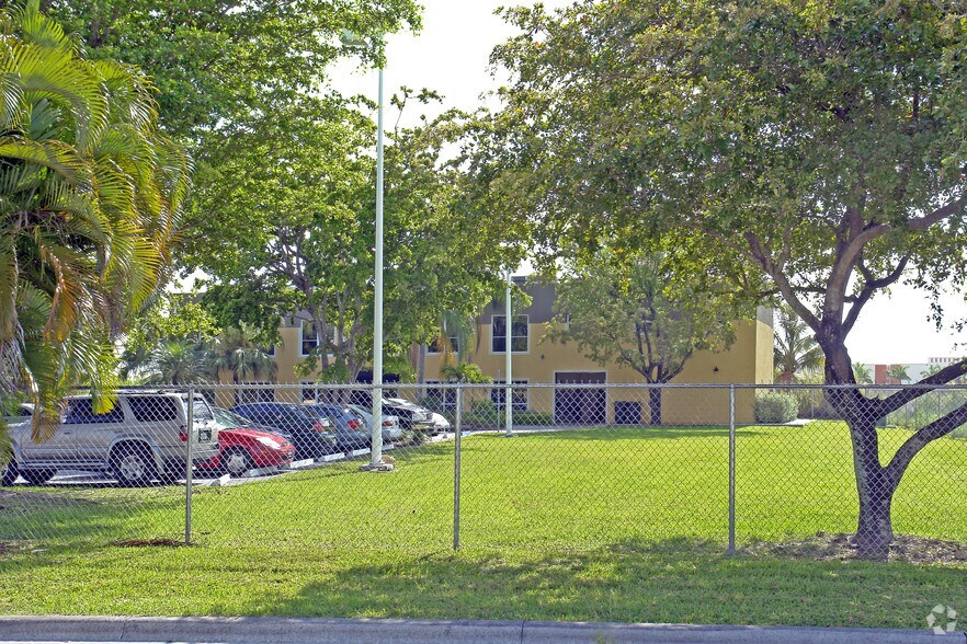 More Photos Of 13775 SW 145th Ct, Miami Office For Lease