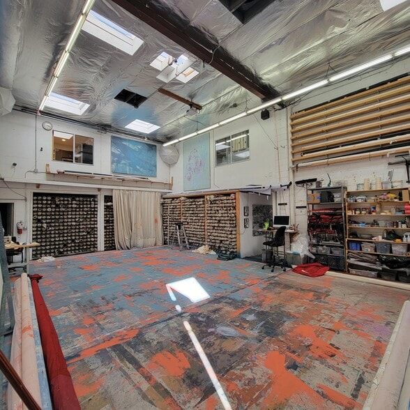 More Photos Of 5830 Adams Blvd, Culver City Showroom For Sale