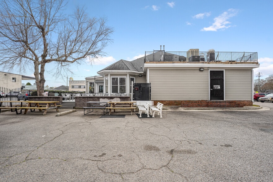 More Photos Of 1240 Fort Bragg Rd, Fayetteville Restaurant For Sale