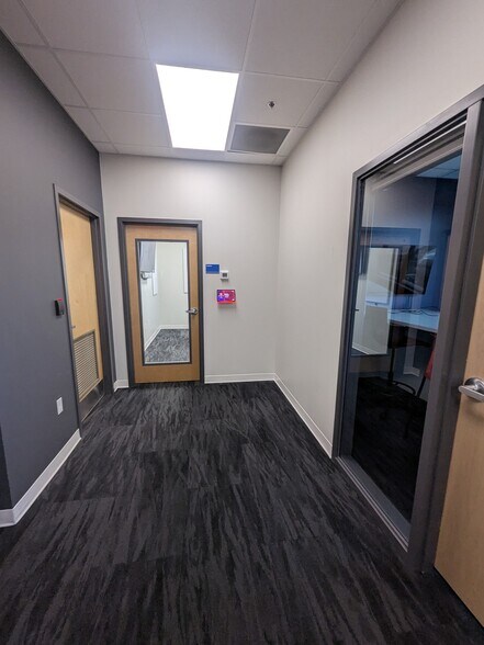 More Photos Of 3900 McCarty Ln, Lafayette Office For Sale