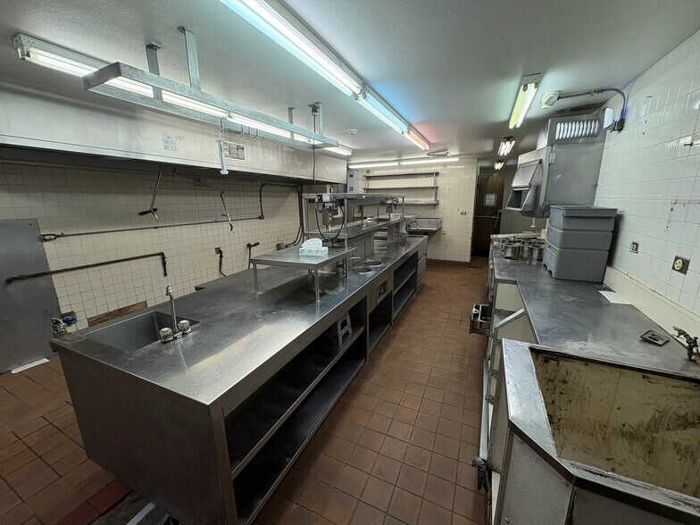 More Photos Of 2308-2320 W 17th St, Greeley Unknown For Lease