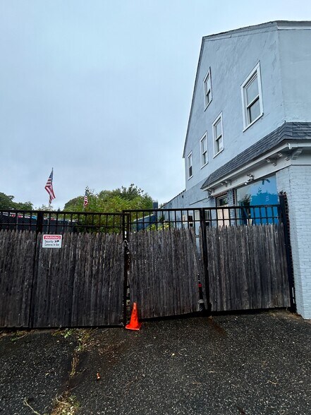 More Photos Of 193 W Main St, Bay Shore Storefront Retail Office For Sale