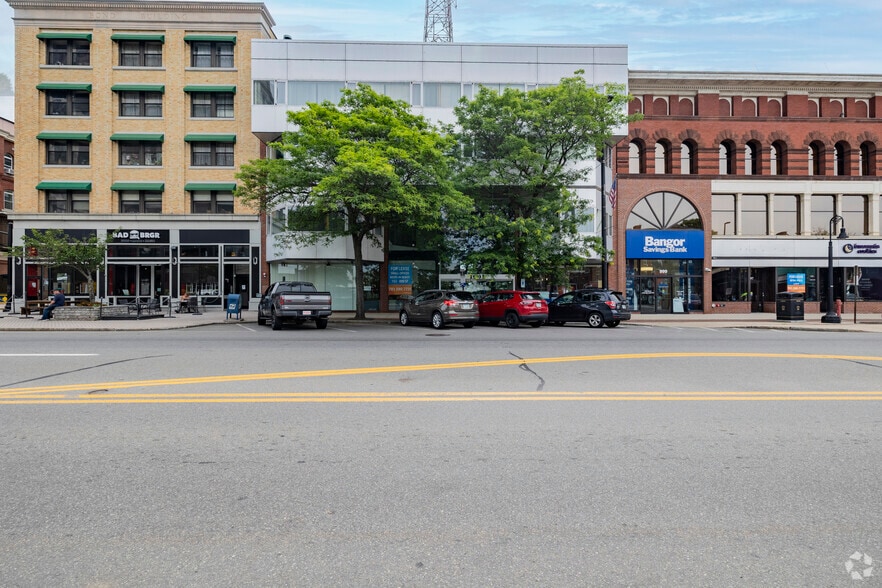 More Photos Of 977-1001 Elm St, Manchester Office For Lease