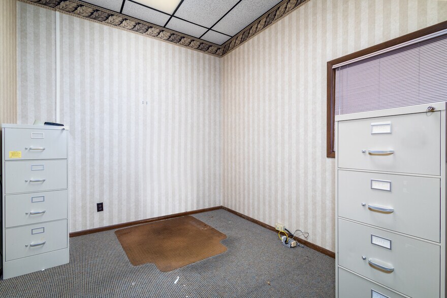 More Photos Of 100 N 4th St, Steubenville Office For Sale