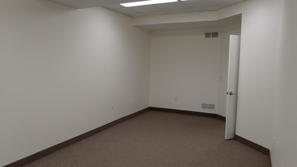 More Photos Of 1733 Washington Blvd, Easton Office For Sale