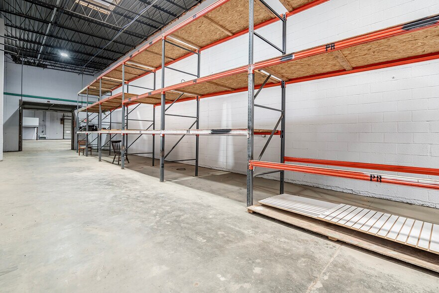 More Photos Of 173 Amboy Rd, Morganville Warehouse For Lease