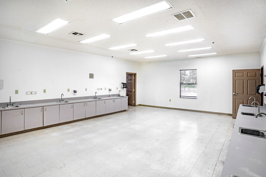 More Photos Of 11734 Jefferson Rd, Thonotosassa Schools For Sale