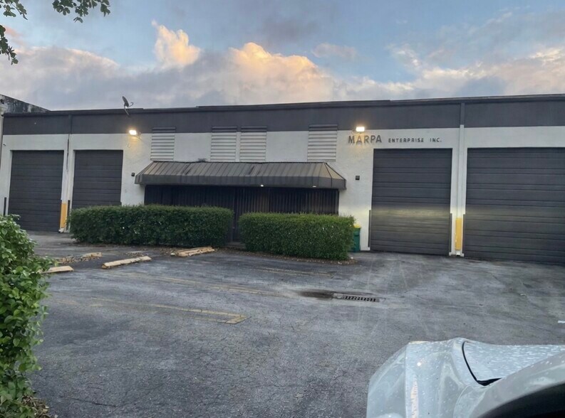 Primary Photo Of 6998-6992 NW 51st St, Miami Warehouse For Lease
