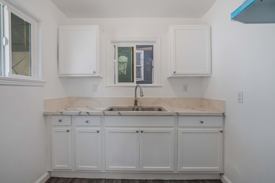 More Photos Of 3713-3717 W Imperial Hwy, Inglewood Apartments For Sale