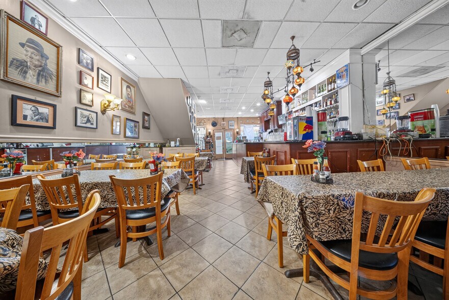 More Photos Of 933 Decatur St, New Orleans Storefront For Sale