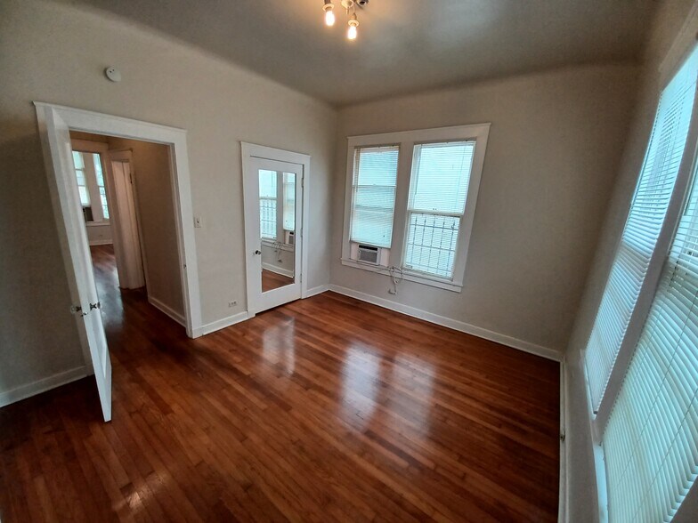 More Photos Of 219 W Magnolia Ave, San Antonio Apartments For Sale