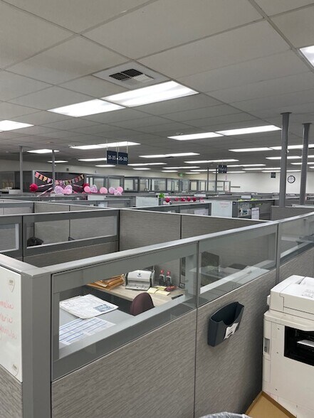 More Photos Of 10215 Stobaugh St, Lamont Office For Sale