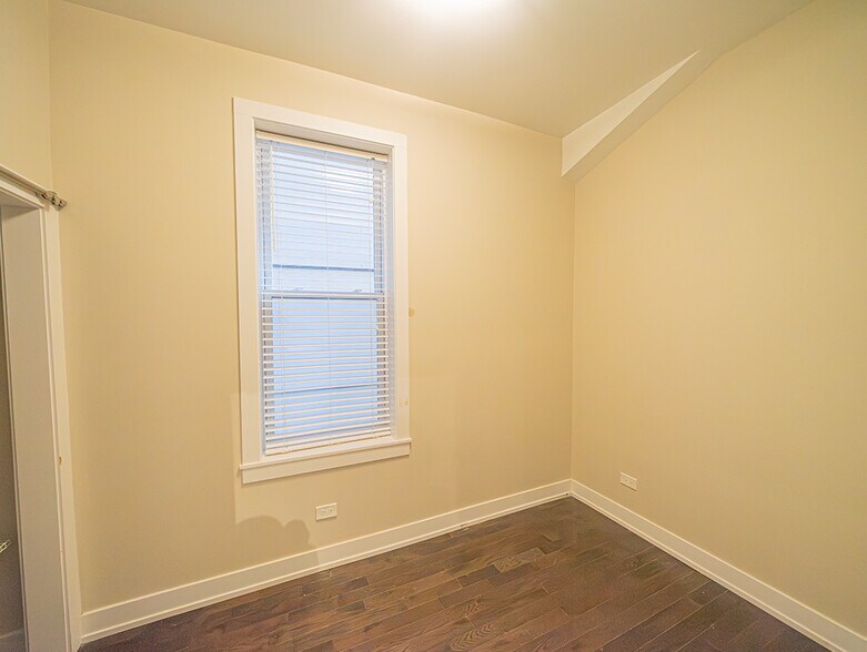 More Photos Of 1246 N Artesian Ave, Chicago Apartments For Sale