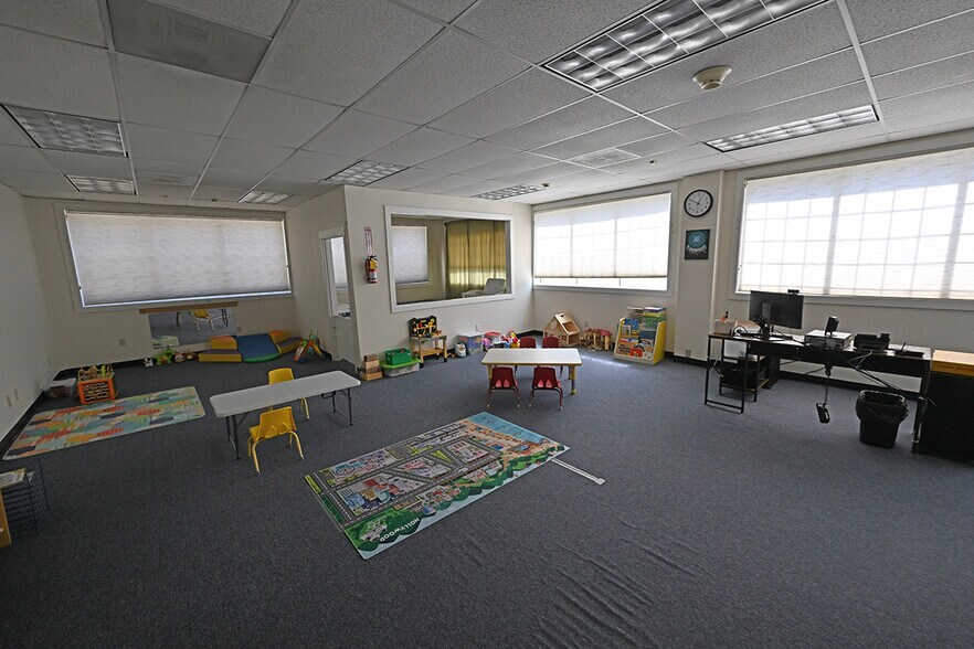 More Photos Of 1631 SW Columbia St, Portland Office For Lease