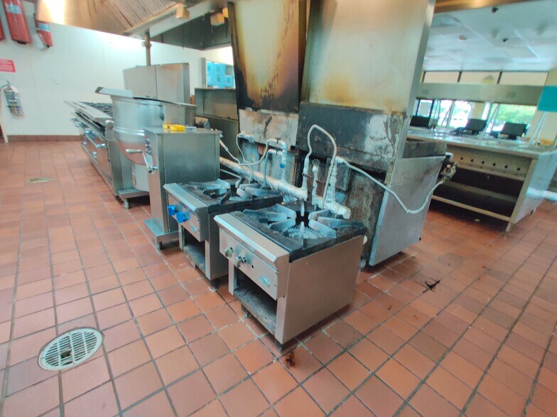 More Photos Of 17721 NW 27th Ave, Miami Gardens Restaurant For Lease